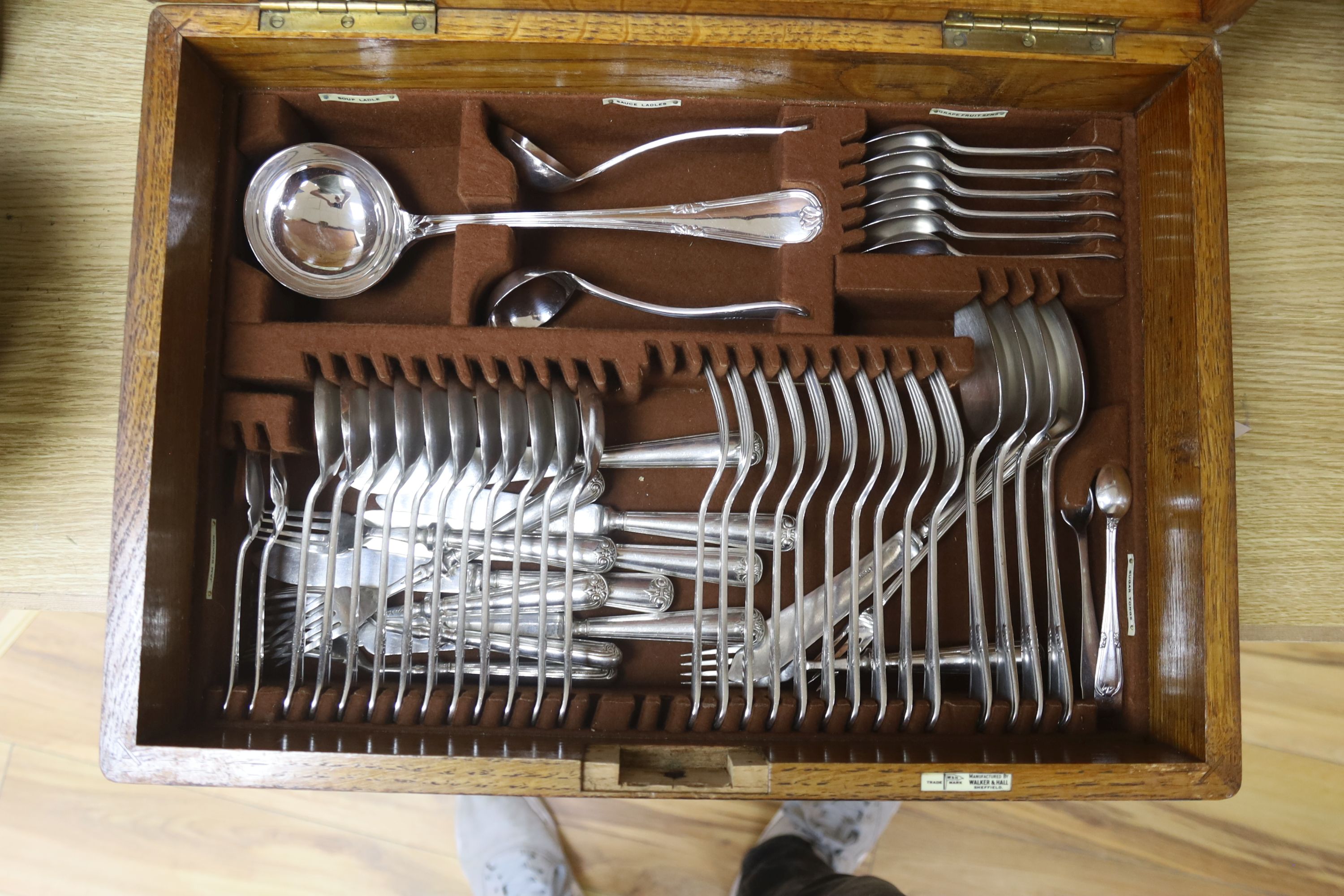 A service of Walker & Hall Laurel pattern plated flatware in oak canteen (100 plus pieces)